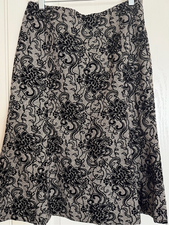 LOFT Dresses & Skirts - Ann Taylor LOFT Wool Blend Floral Flocked Midi Skirt Size 10 Black Tan